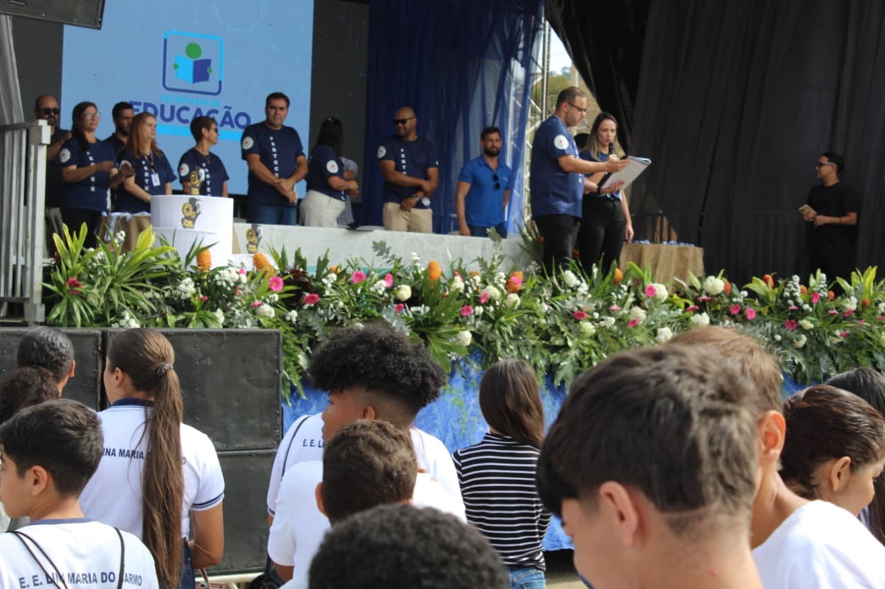 SRE Manhuaçu realiza III FERTECE Feira Regional de Tecnologia, Inovação e Robótica Educacional e inspira estudantes em Mutum (MG)